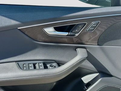 2023 Audi Q8 — photo 14 view