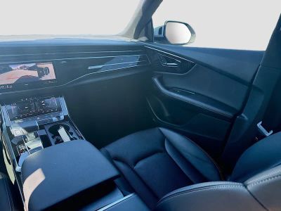 2023 Audi Q8 — photo 19 view