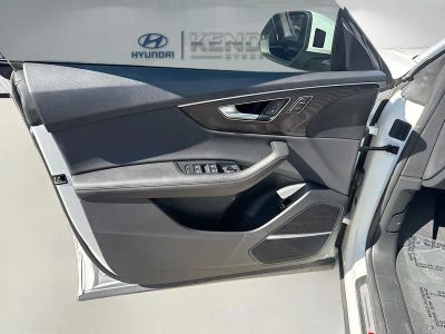 2023 Audi Q8 — photo 17 view
