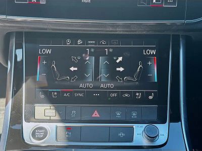2023 Audi Q8 — photo 12 view