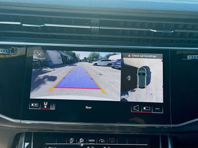 2023 Audi Q8 — photo 11 view