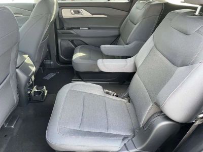 2026 Ford Explorer — photo 11 view