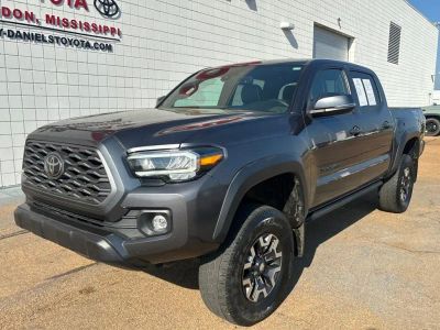 2021 Toyota Tacoma - Photo 2
