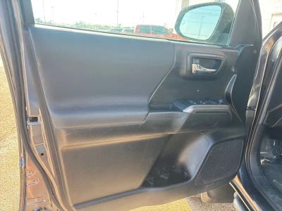 2021 Toyota Tacoma - Photo 7