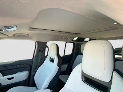 2026 Land Rover Defender 110 — photo 25 view