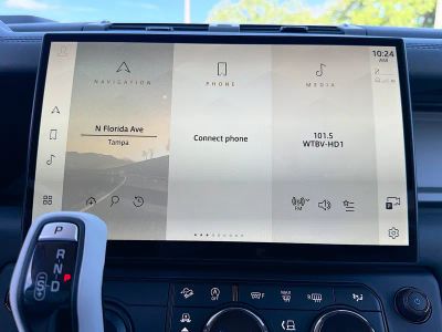 2026 Land Rover Defender 110 — photo 28 view