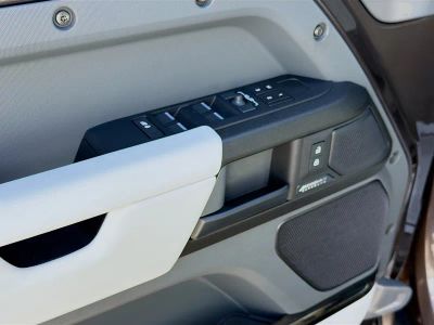 2026 Land Rover Defender 110 — photo 21 view