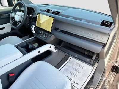 2026 Land Rover Defender 110 — photo 12 view