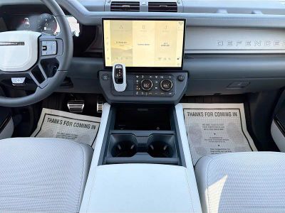 2026 Land Rover Defender 110 — photo 17 view
