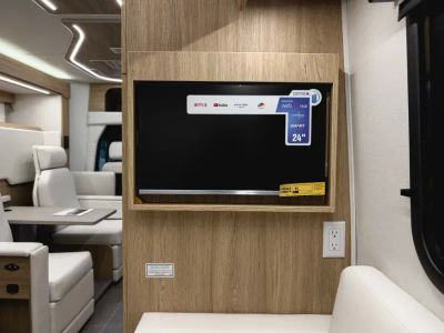 2026 Leisure Travel Vans UNITY — photo 18 view