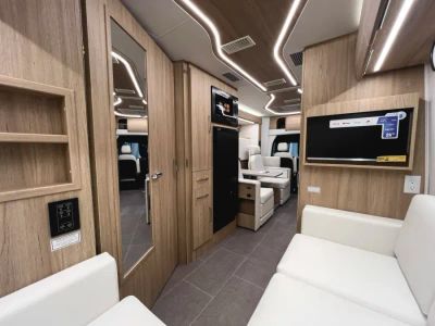 2026 Leisure Travel Vans UNITY — photo 16 view