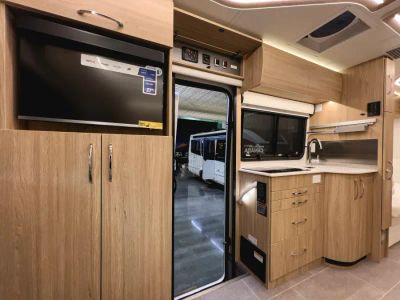 2026 Leisure Travel Vans UNITY — photo 8 view