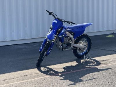 2026 Yamaha YZ250F Team Yamaha Blue — rear three-quarter view
