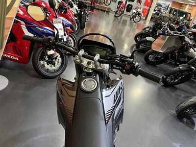 2026 Yamaha WR125R - Photo 6