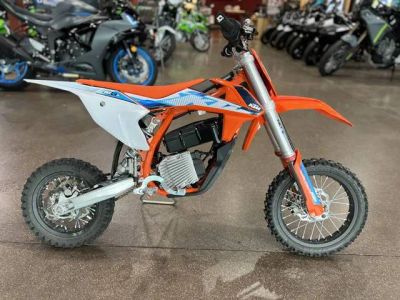 2024 KTM SX-E 5 — front three-quarter view