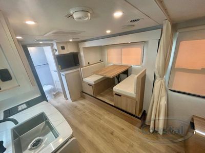 2026 Winnebago Micro Minnie - Photo 2