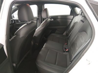 2023 Kia Forte - Photo 21