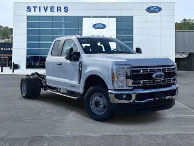 2026 Ford Chassis Cab - Photo 1
