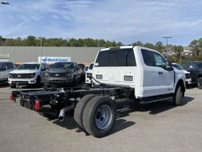 2026 Ford Chassis Cab - Photo 3