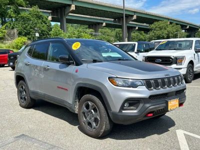 2024 Jeep Compass Trailhawk in Gray — front three-quarter view