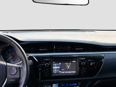 2015 Toyota Corolla — photo 18 view