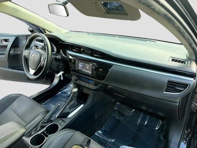 2015 Toyota Corolla — photo 13 view