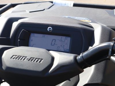2026 Can-Am Outlander 700 - Photo 10