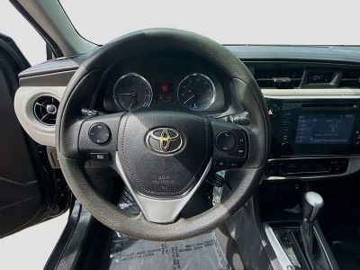 2018 Toyota Corolla — photo 10 view