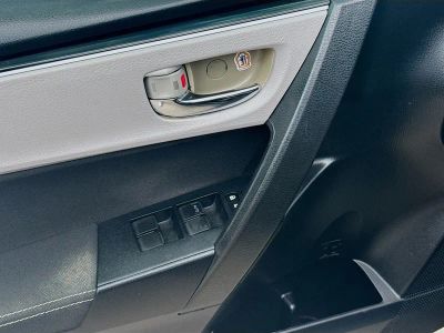 2018 Toyota Corolla — photo 16 view