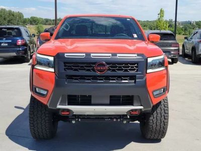 2025 Nissan Frontier — detail view