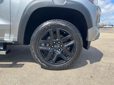 2024 Chevrolet Colorado — photo 16 view