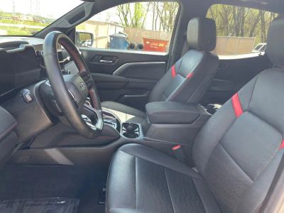 2024 Chevrolet Colorado — photo 9 view