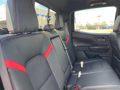 2024 Chevrolet Colorado — photo 14 view