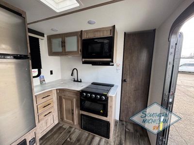 2023 Gulf Stream Conquest Ultra Lite - Photo 10