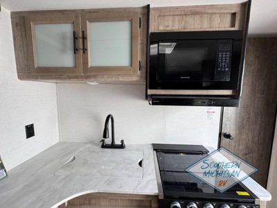 2023 Gulf Stream Conquest Ultra Lite - Photo 5