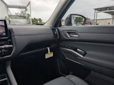 2026 Nissan Pathfinder — photo 16 view