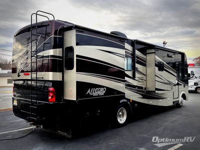 2012 Tiffin Allegro — photo 43 view