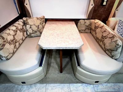 2012 Tiffin Allegro — photo 9 view