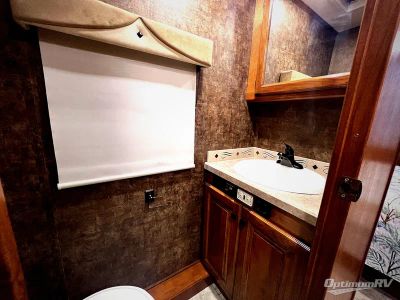 2012 Tiffin Allegro — photo 32 view