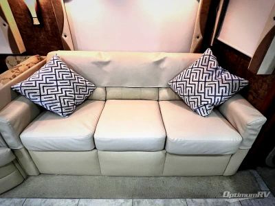 2012 Tiffin Allegro — photo 11 view