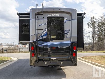 2023 Jayco Seneca — detail view