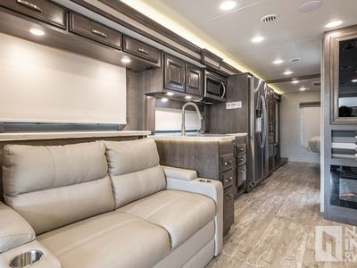 2023 Jayco Seneca — photo 8 view