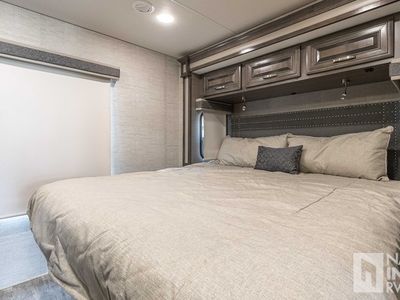 2023 Jayco Seneca — photo 13 view