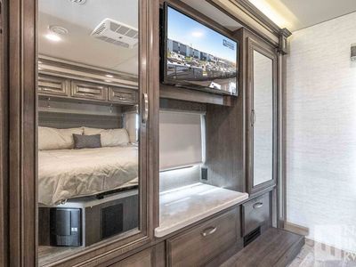 2023 Jayco Seneca — photo 14 view