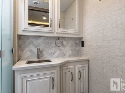 2023 Jayco Seneca — photo 10 view
