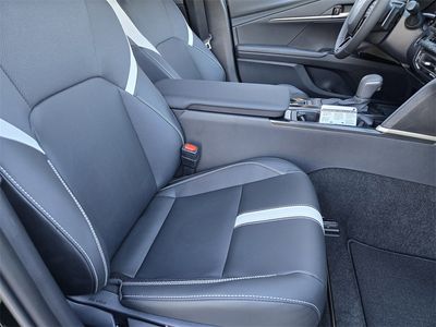 2026 Toyota Camry - Photo 9