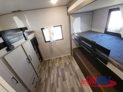 2025 Forest River RV Vibe - Photo 9