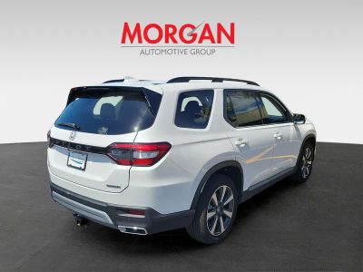 2025 Honda Pilot — interior view