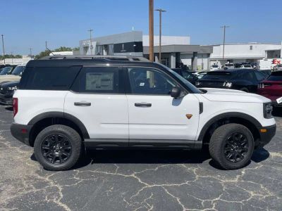 2025 Ford Bronco Sport - Photo 2