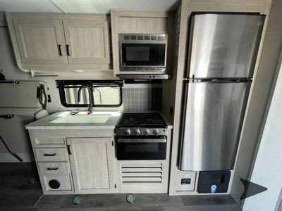 2025 Coachmen RV Catalina - Photo 14
